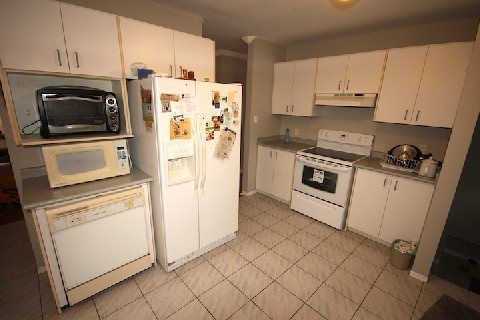 140 Riveredge Dr, Georgina, L4P2P3 | Image 3