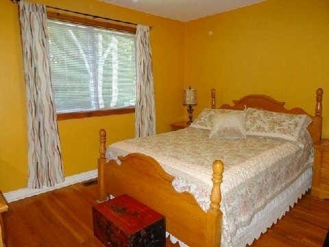 Main - 255 Penn Ave, Newmarket, L3Y2S4 | Image 2