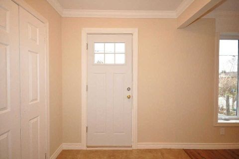 708 Mountview Pl, Newmarket, L3Y3P7 | Image 2