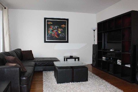 437 Taylor Mills Dr N, Richmond Hill, L4C2V1 | Image 3
