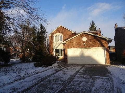 31 Spanhouse Cres E, Markham, L3R4E2 | Image 3