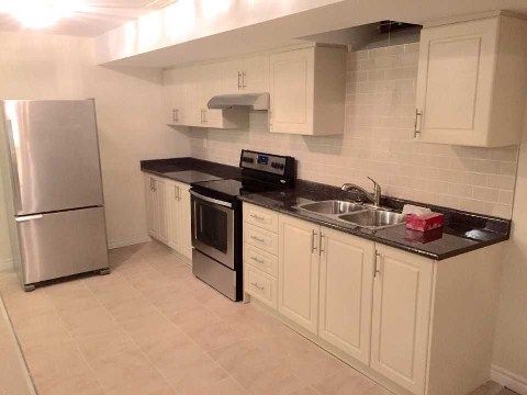 24 Forestside Rd, Richmond Hill, L4C9V2 | Image 2