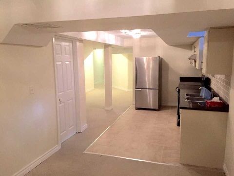 24 Forestside Rd, Richmond Hill, L4C9V2 | Image 3