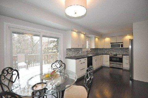 333 Rannie Rd, Newmarket, L3X1K3 | Image 3