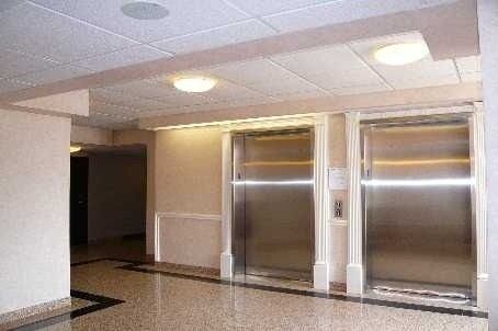 308A - 7398 Yonge St, Vaughan, L4J8J2 | Image 3