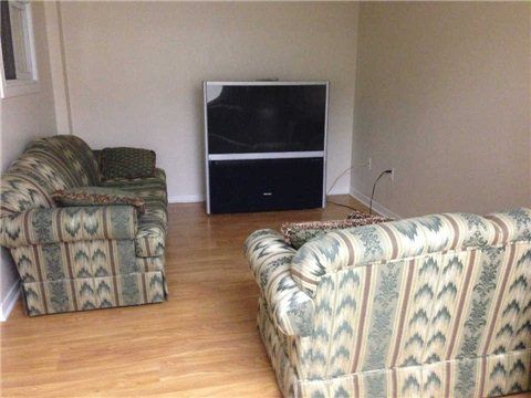43 Oakhurst Dr, Vaughan, L4J7V3 | Image 2