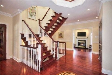 12 Jarvis Ave, Aurora, L4G6W8 | Image 3