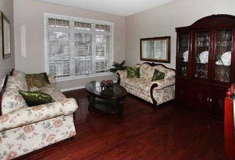 124 Alfred Paterson Dr, Markham, L6E1L5 | Image 2