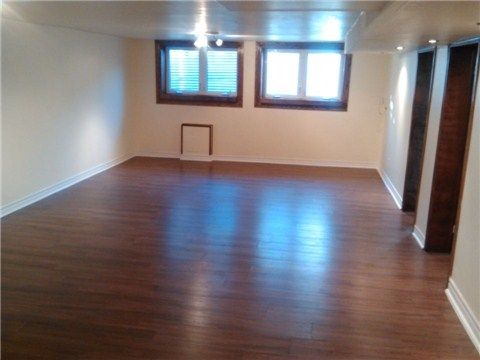 49 Don Mor Dr, Newmarket, L3Y1G8 | Image 2