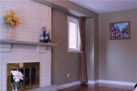 54 Bauer Cres, Markham, L3R4H4 | Image 3