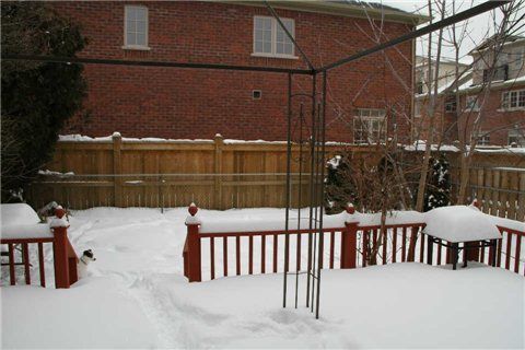 42 Coventry Crt, Richmond Hill, L4C8B8 | Image 2