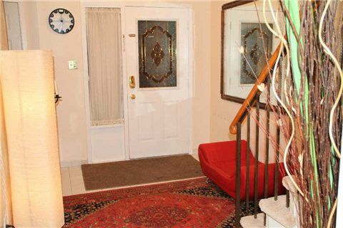 42 Coventry Crt, Richmond Hill, L4C8B8 | Image 3