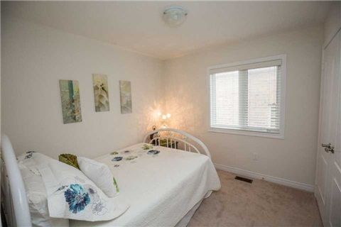 35 Hyacinth St, Markham, L6E 0P6 | Image 2