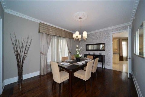 47 Frybrook Cres, Richmond Hill, L4B4B9 | Image 3