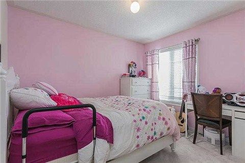 8 Pinecliff Ave, Markham, L6B0K2 | Image 2