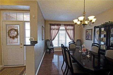 7 Wilcliff Crt, Markham, L6E2E5 | Image 2