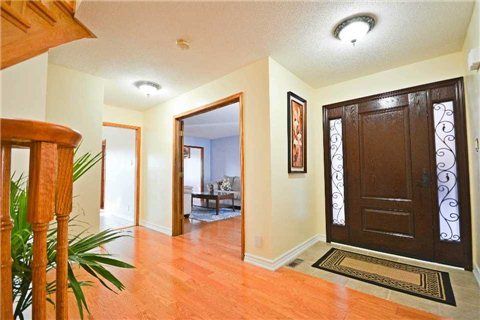 125 Green Bush Cres, Vaughan, L4J5M3 | Image 2