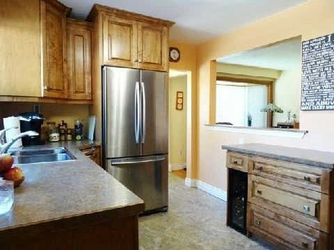 Main Fl - 255 Penn Ave, Newmarket, L3Y2S4 | Image 2