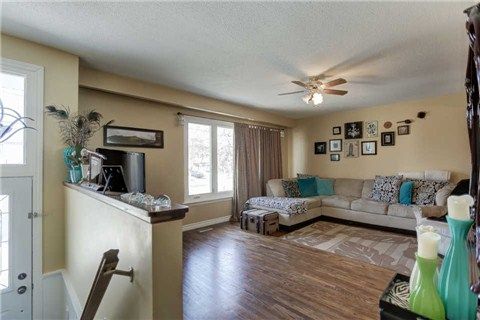 376 Agar Ave, Bradford West Gwillimbury, L3Z1H5 | Image 2
