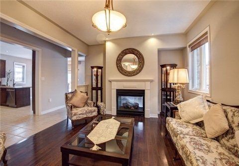 38 Orville Hand Crt, Bradford West Gwillimbury, L3Z0C3 | Image 3