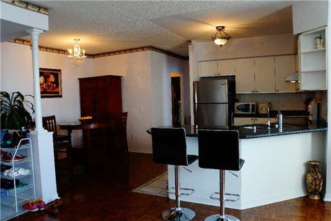 308 - 7378 Yonge St, Vaughan, L4J 1V8 | Image 3