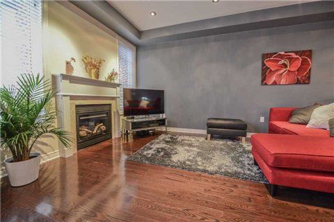 91 Staglin Crt, Markham, L6C 0M2 | Image 2