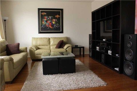 437 Taylor Mills Dr N, Richmond Hill, L4C2V1 | Image 2