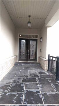 18 Sunrise Ridge Tr, Whitchurch-Stouffville, L4A0C9 | Image 2