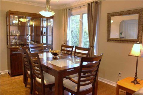 405 Taylor Mills Dr N, Richmond Hill, L4C2V1 | Image 3