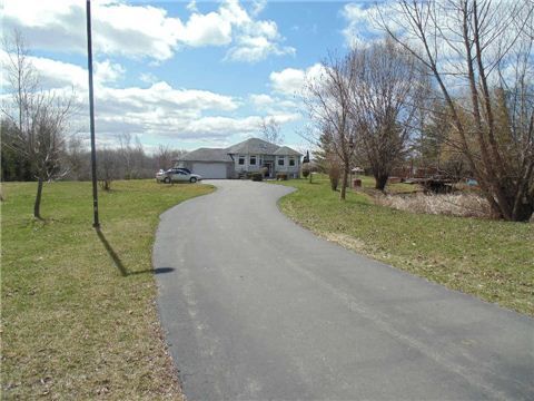 5895 Latimer Rd, Georgina, L0E1R0 | Image 3