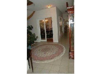 64 Kingmount Cres, Richmond Hill, L4B3X4 | Image 2