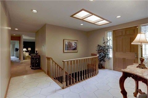 48 Montgomery Crt, Markham, L3R0C2 | Image 2