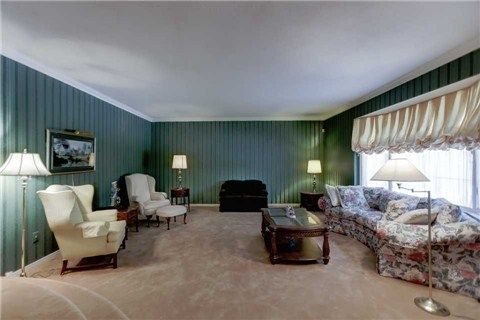 48 Montgomery Crt, Markham, L3R0C2 | Image 3