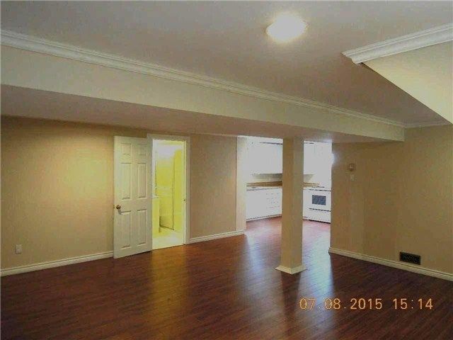 234 Sussex Ave, Richmond Hill, L4C2G4 | Image 2