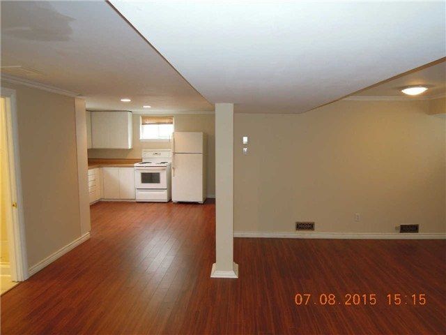 234 Sussex Ave, Richmond Hill, L4C2G4 | Image 3