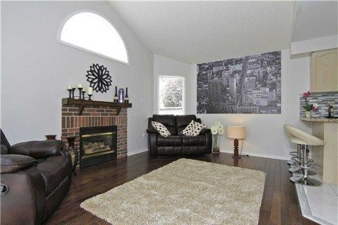22 Rush Rd, Aurora, L4G7G5 | Image 3