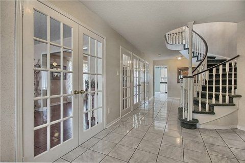 741 Shanahan Blvd, Newmarket, L3X1P8 | Image 3