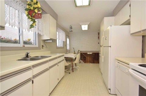 42 Mitchell Ave, New Tecumseth, L9R 1C2 | Image 3