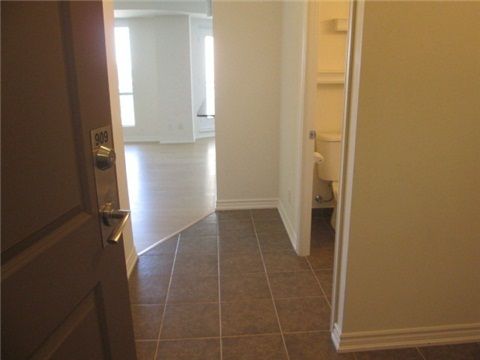 909 - 7730 Kipling Ave, Vaughan, L4L 1Y9 | Image 2