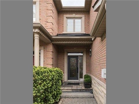 25 Kingsbridge Circ, Vaughan, L4J8N8 | Image 2