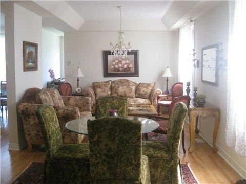 39 Riding Mountain Dr, Richmond Hill, L4E 0V4 | Image 3