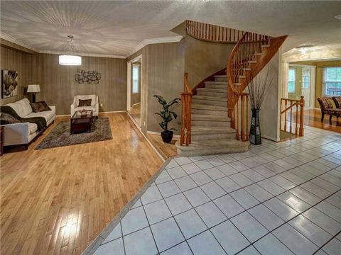 31 Cavalry Tr, Markham, L3R9H3 | Image 2