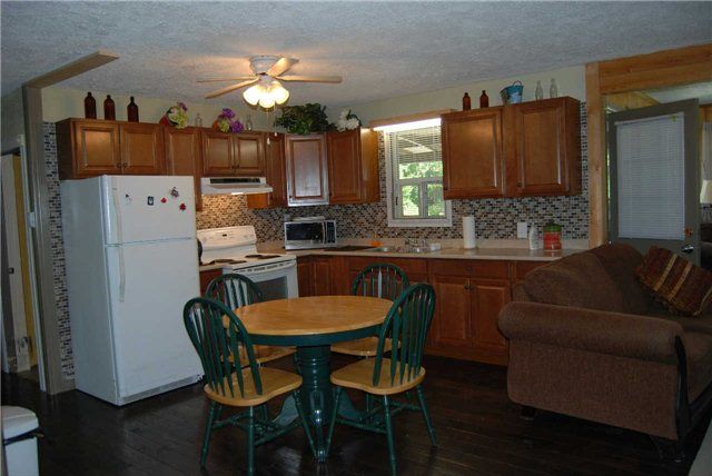 2 Della St, Georgina, L0E1R0 | Image 2