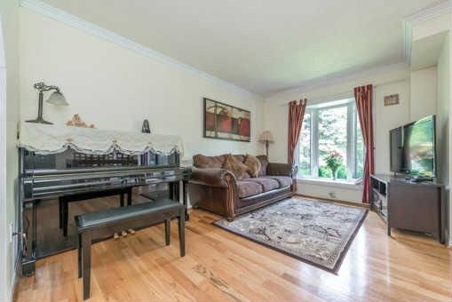 18 Eugenia Crt, Markham, L3R4Y6 | Image 3