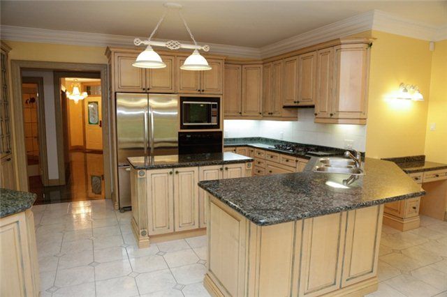 661 Wellington St W, Aurora, L4G6J7 | Image 3