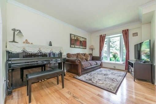 18 Eugenia Crt, Markham, L3R4Y6 | Image 3