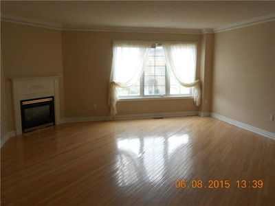 108 Leitchcroft Cres, Markham - Commerce Valley image-0-4