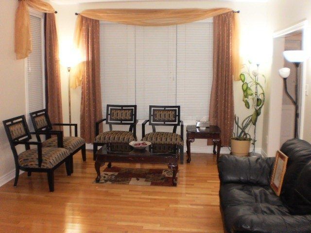 1 Settlement Park Ave, Markham, L6B1B5 | Image 3