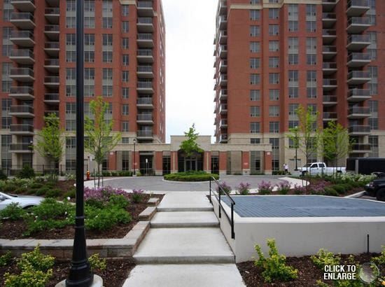 512 - 73 King William Cres, Richmond Hill, L4B0C2 | Image 2