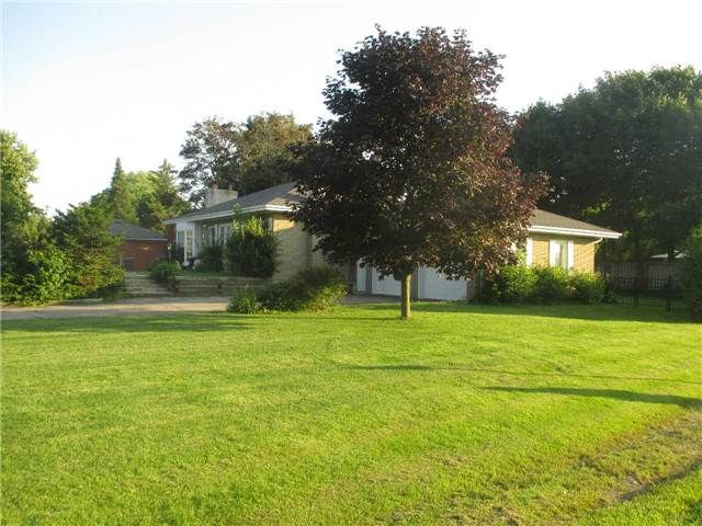 124 Fairview Ave, Whitchurch-Stouffville, L4A1E5 | Image 2